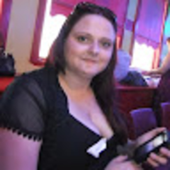 Meet your Posher, Robyn - Picture 1 of 1